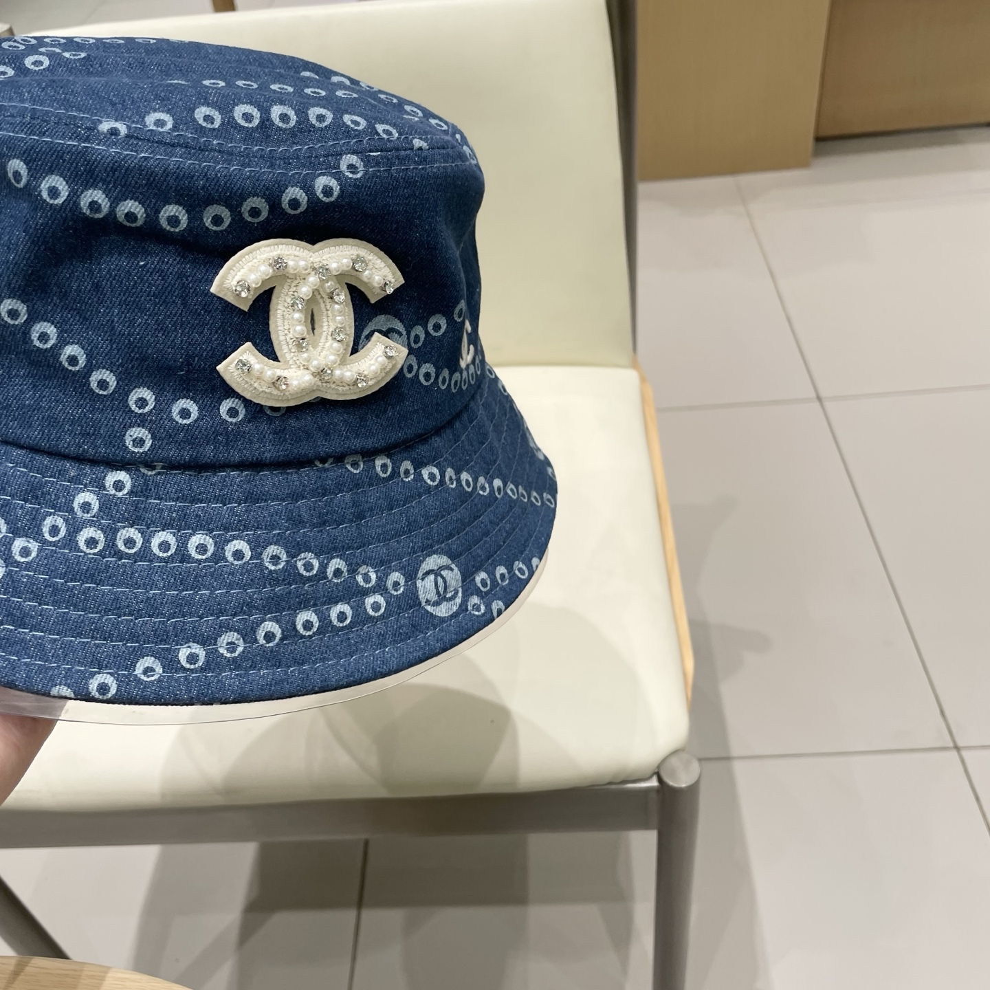  Chanel香奈儿蓝色珍珠牛仔渔夫帽