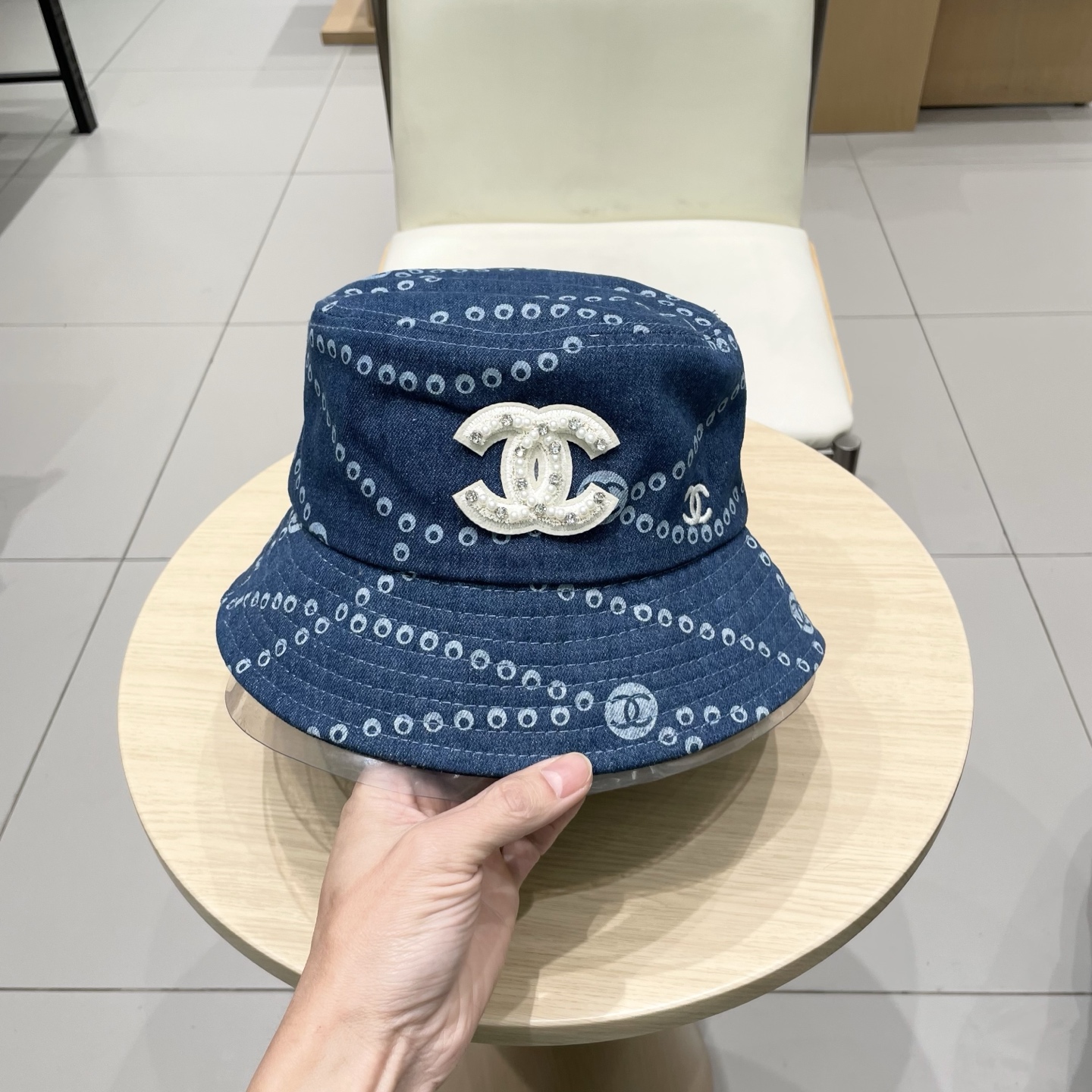  Chanel香奈儿蓝色珍珠牛仔渔夫帽