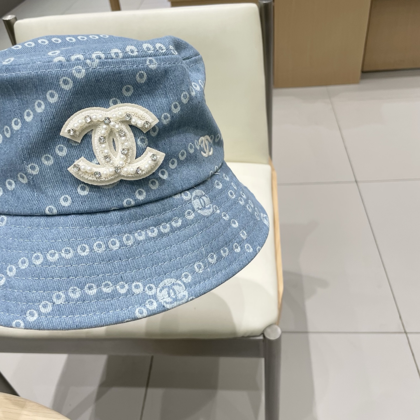  Chanel香奈儿蓝色珍珠牛仔渔夫帽