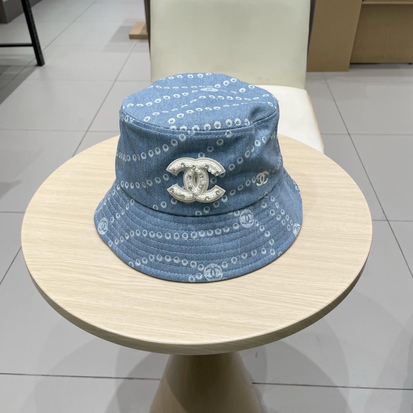 NO:352311,Chanel Chanel Blue Pearl Cowboy Fisherman Hat Straw Hat Fisherman Hat Baseball Hat, Hats, Chanel, Chanel, espadrilles, hatsChanel香奈儿蓝色珍珠牛仔渔夫帽帽子草帽渔夫帽棒球帽,帽子,chanel,chanel,espadrilles,hats,hat
