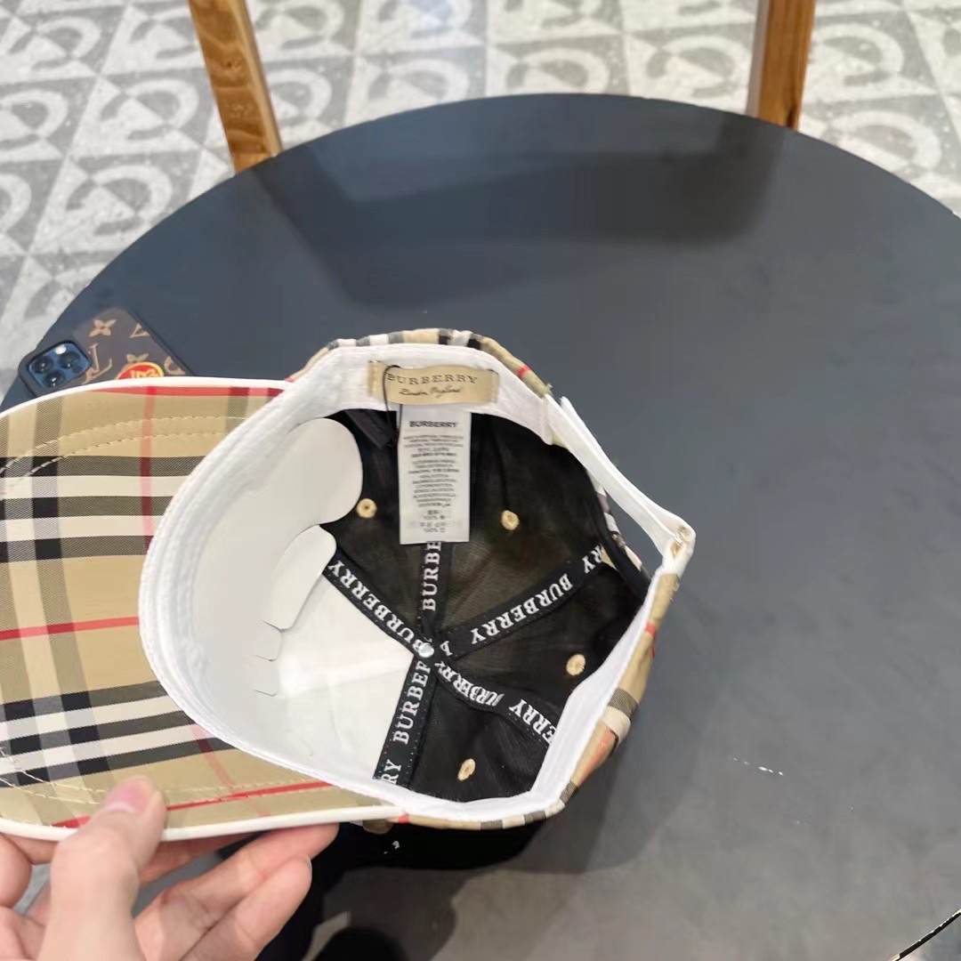  巴宝莉 棒球帽，大牌同步，超好搭配，出货！