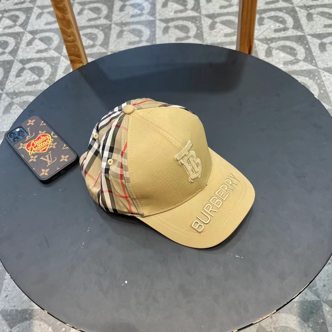 巴宝莉 棒球帽，大牌同步，超好搭配，出货！