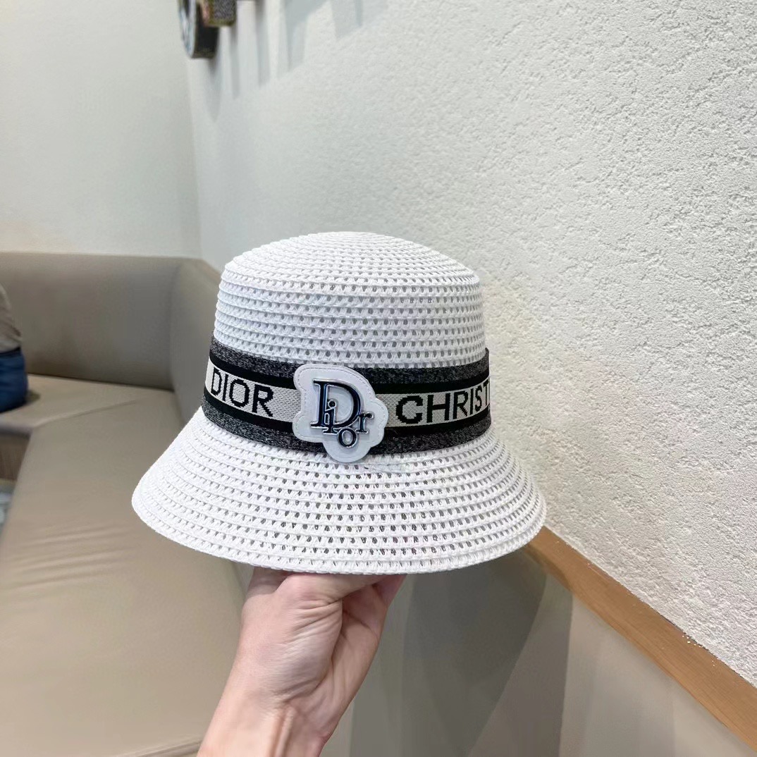  Dior迪奥官方款草帽，高密度制作，一顶超级有品位的草帽了~出街首选！帽型超美腻颜色妥妥，轻便携带！小