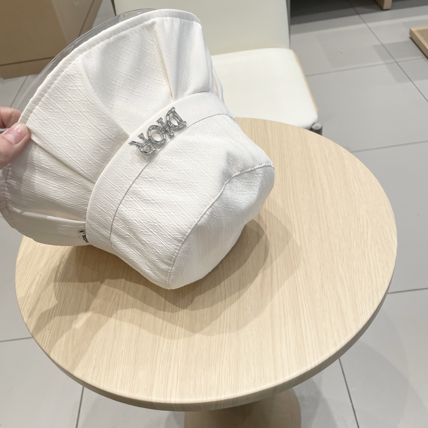  迪奥Dior2025新款简约显脸小渔夫帽子女夏季防紫外线遮阳帽出游帽潮