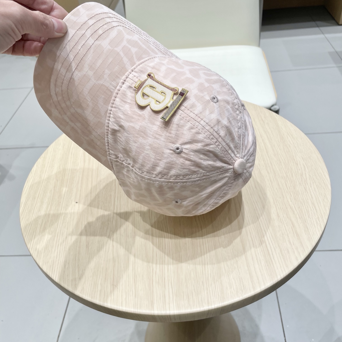  巴宝莉Burberry球帽女街头潮流百搭个性遮阳出游休闲显脸小鸭舌帽帽子