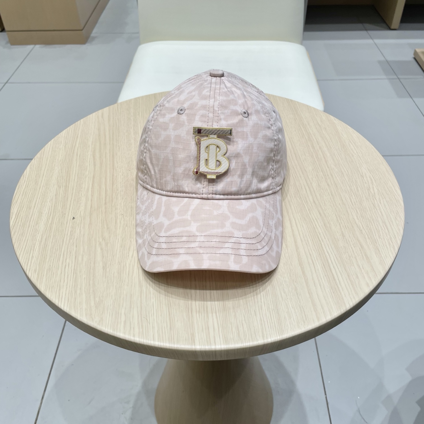  巴宝莉Burberry球帽女街头潮流百搭个性遮阳出游休闲显脸小鸭舌帽帽子
