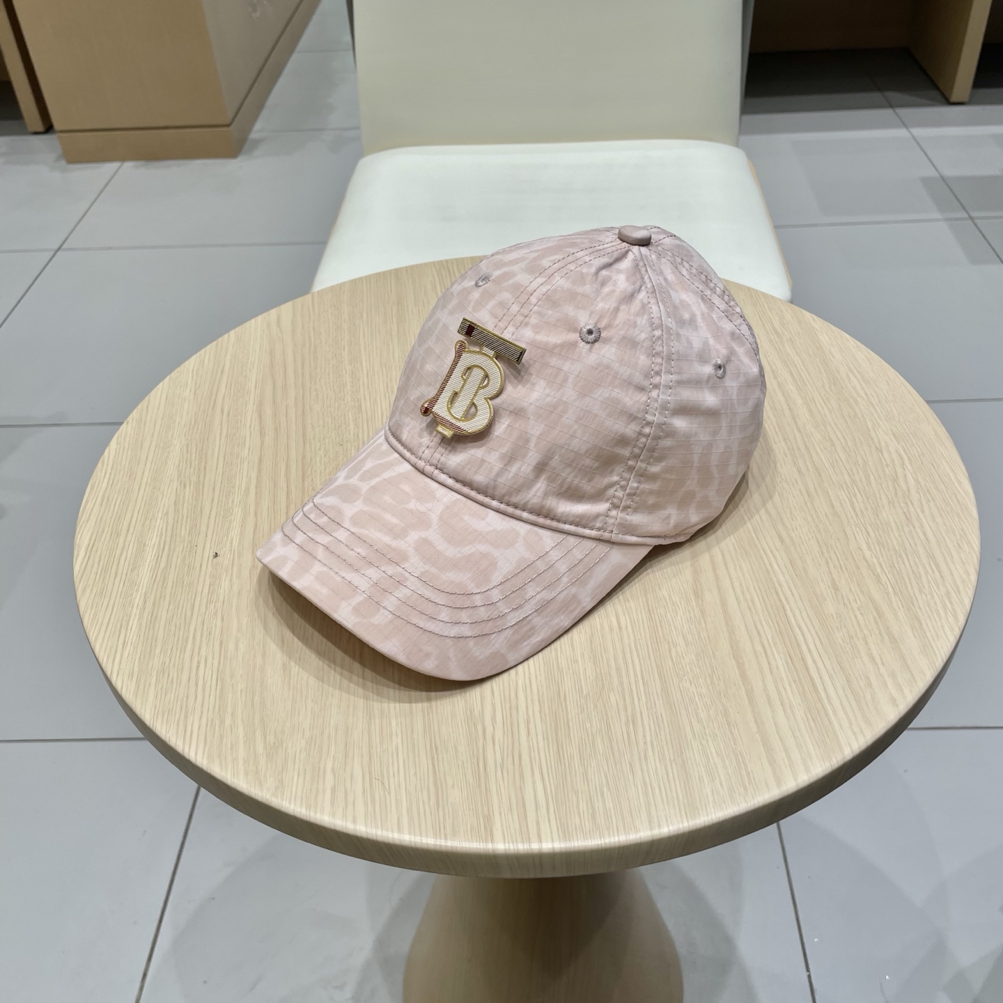  巴宝莉Burberry球帽女街头潮流百搭个性遮阳出游休闲显脸小鸭舌帽帽子