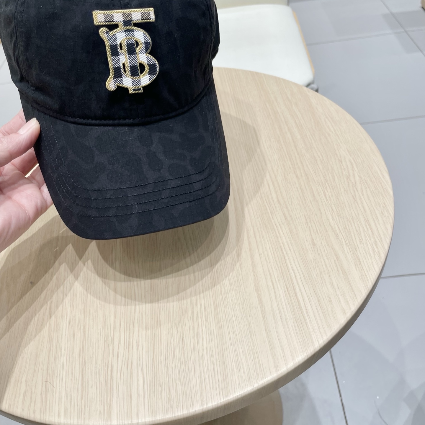  巴宝莉Burberry球帽女街头潮流百搭个性遮阳出游休闲显脸小鸭舌帽帽子