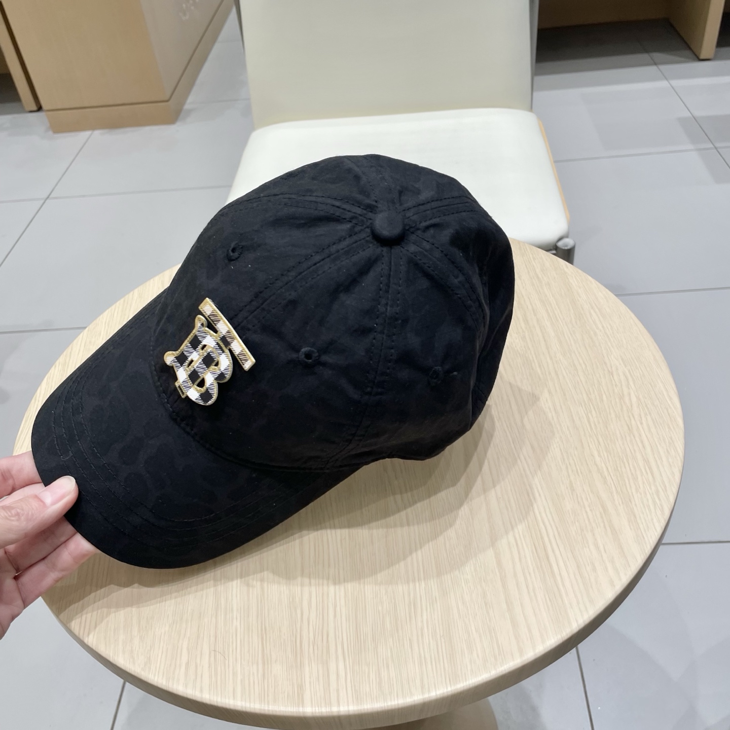  巴宝莉Burberry球帽女街头潮流百搭个性遮阳出游休闲显脸小鸭舌帽帽子