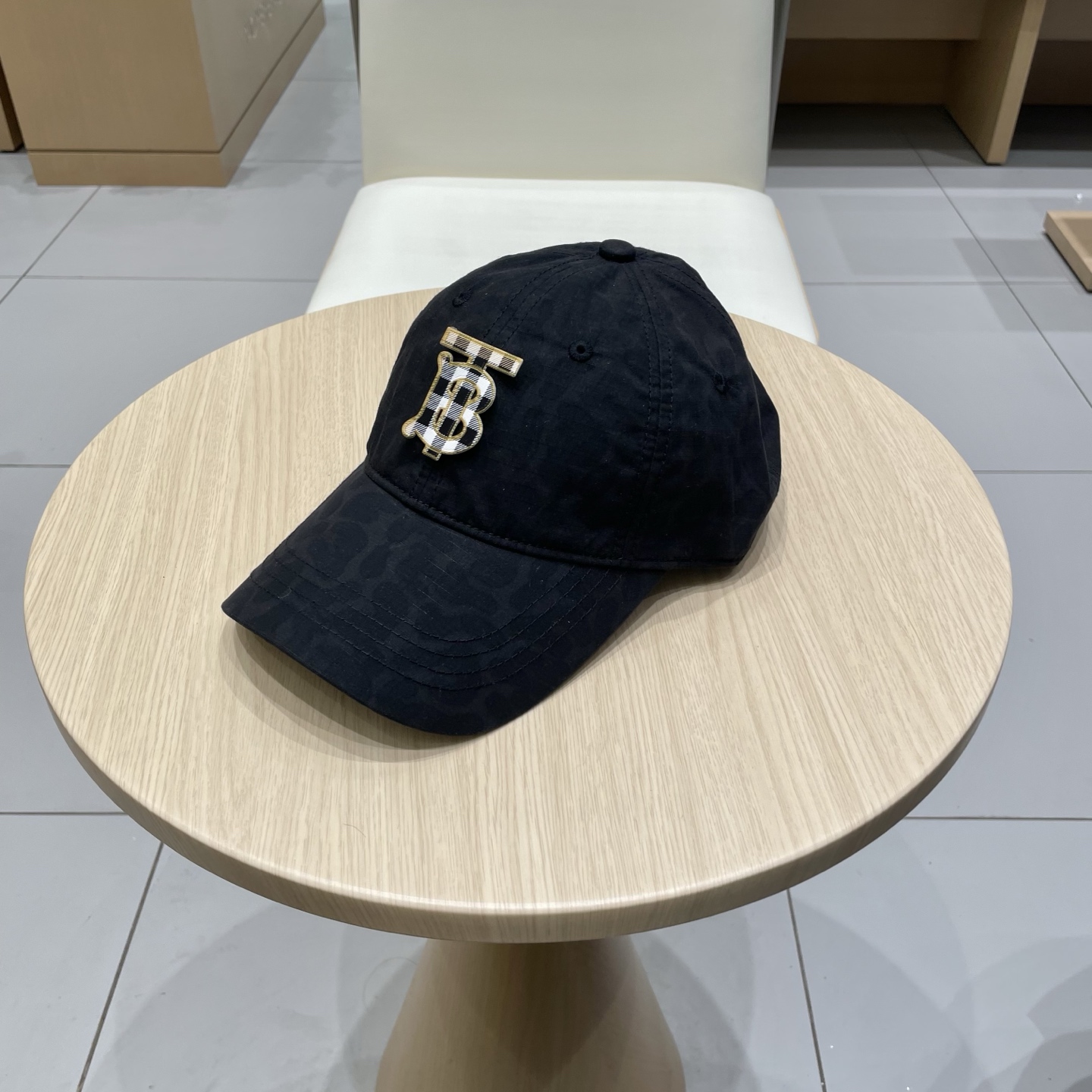  巴宝莉Burberry球帽女街头潮流百搭个性遮阳出游休闲显脸小鸭舌帽帽子