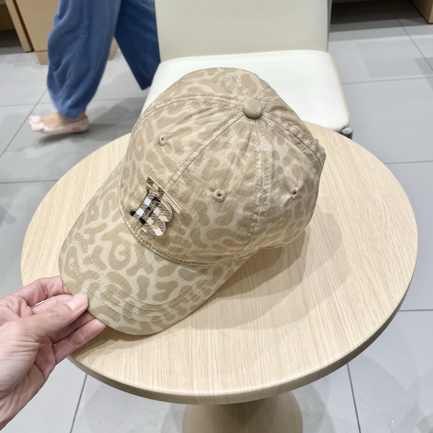  巴宝莉Burberry球帽女街头潮流百搭个性遮阳出游休闲显脸小鸭舌帽帽子