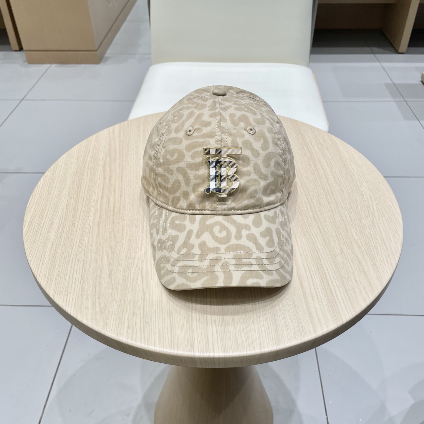  巴宝莉Burberry球帽女街头潮流百搭个性遮阳出游休闲显脸小鸭舌帽帽子