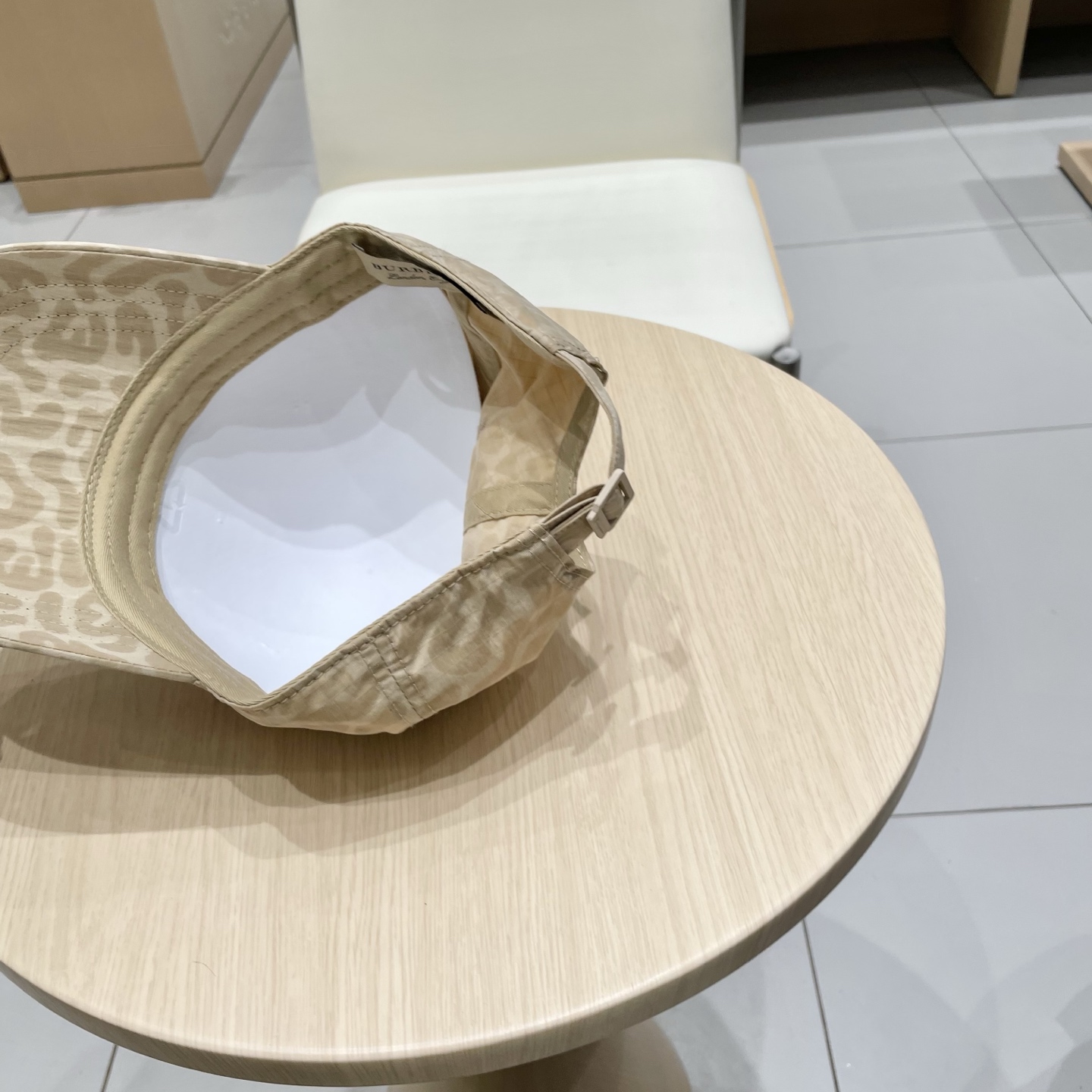 巴宝莉Burberry球帽女街头潮流百搭个性遮阳出游休闲显脸小鸭舌帽帽子