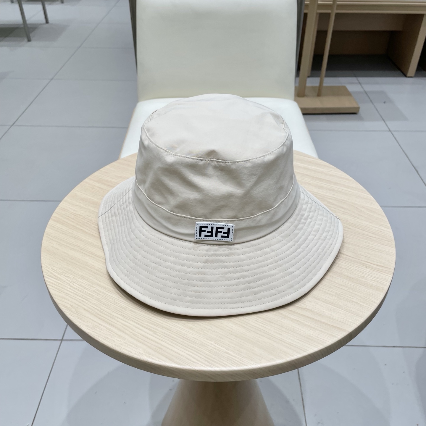  fendl芬迪新款户外旅行遮阳帽可收纳包渔夫帽防水速干登山帽户外防晒帽