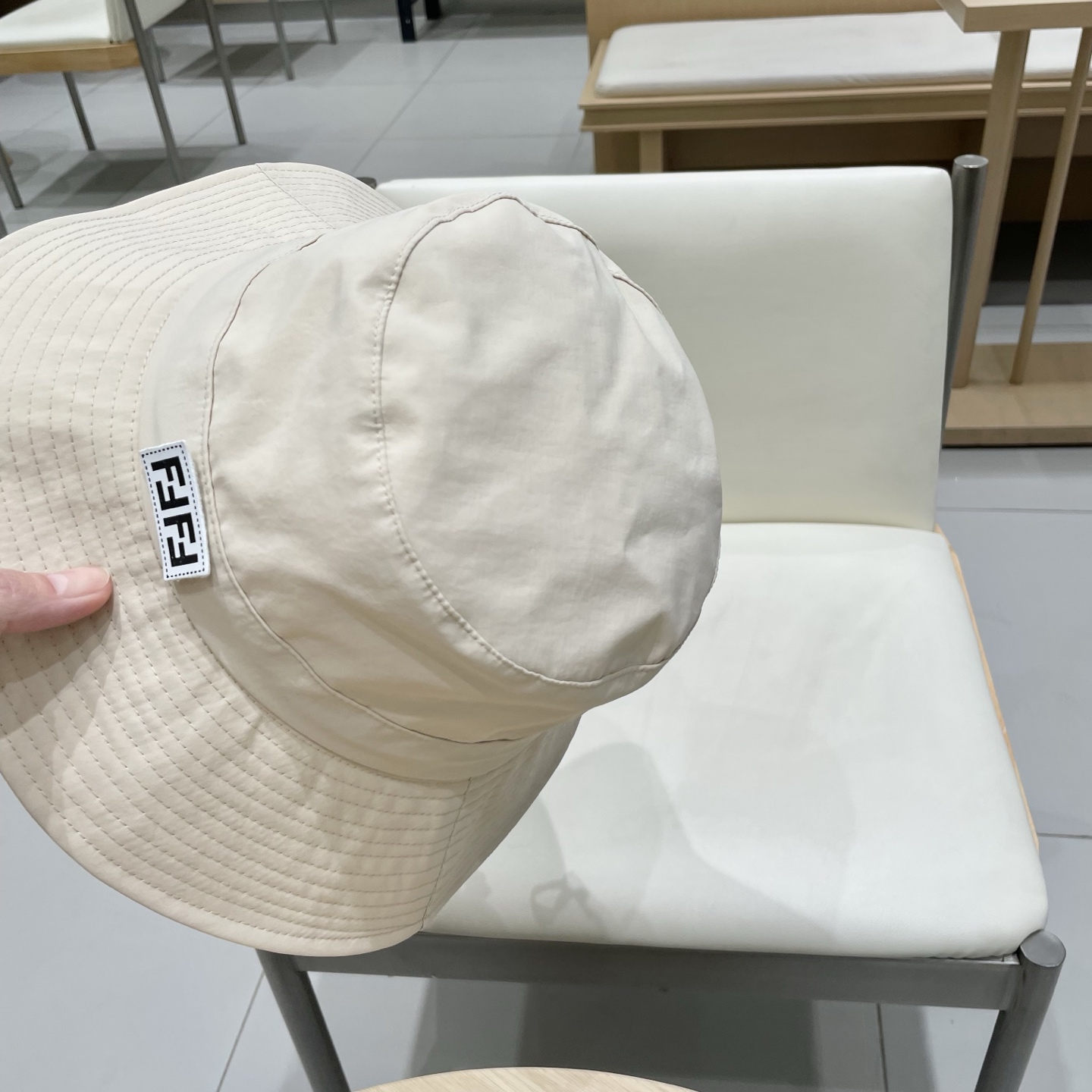  fendl芬迪新款户外旅行遮阳帽可收纳包渔夫帽防水速干登山帽户外防晒帽