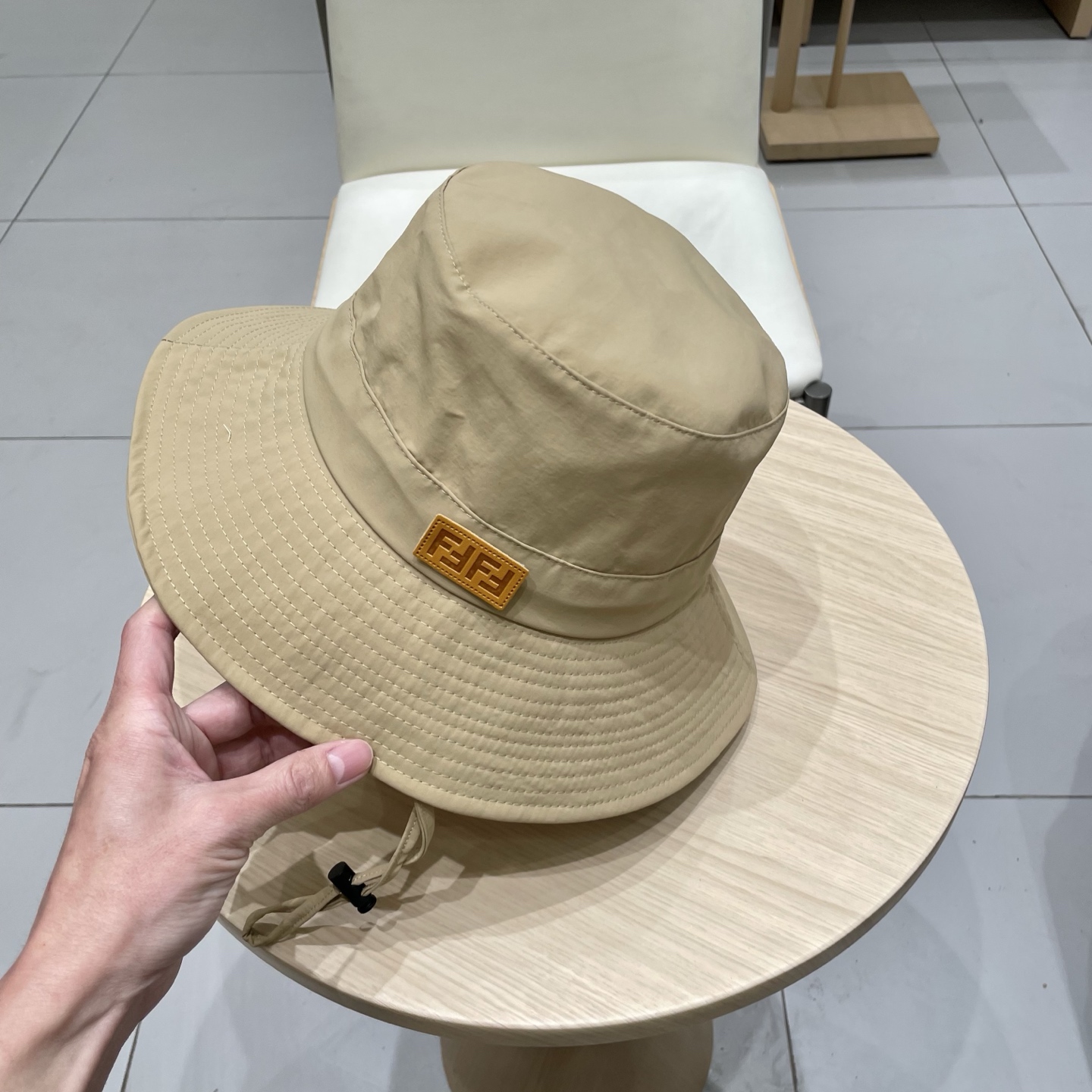  fendl芬迪新款户外旅行遮阳帽可收纳包渔夫帽防水速干登山帽户外防晒帽