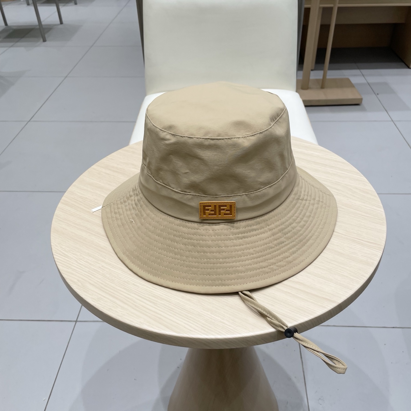  fendl芬迪新款户外旅行遮阳帽可收纳包渔夫帽防水速干登山帽户外防晒帽