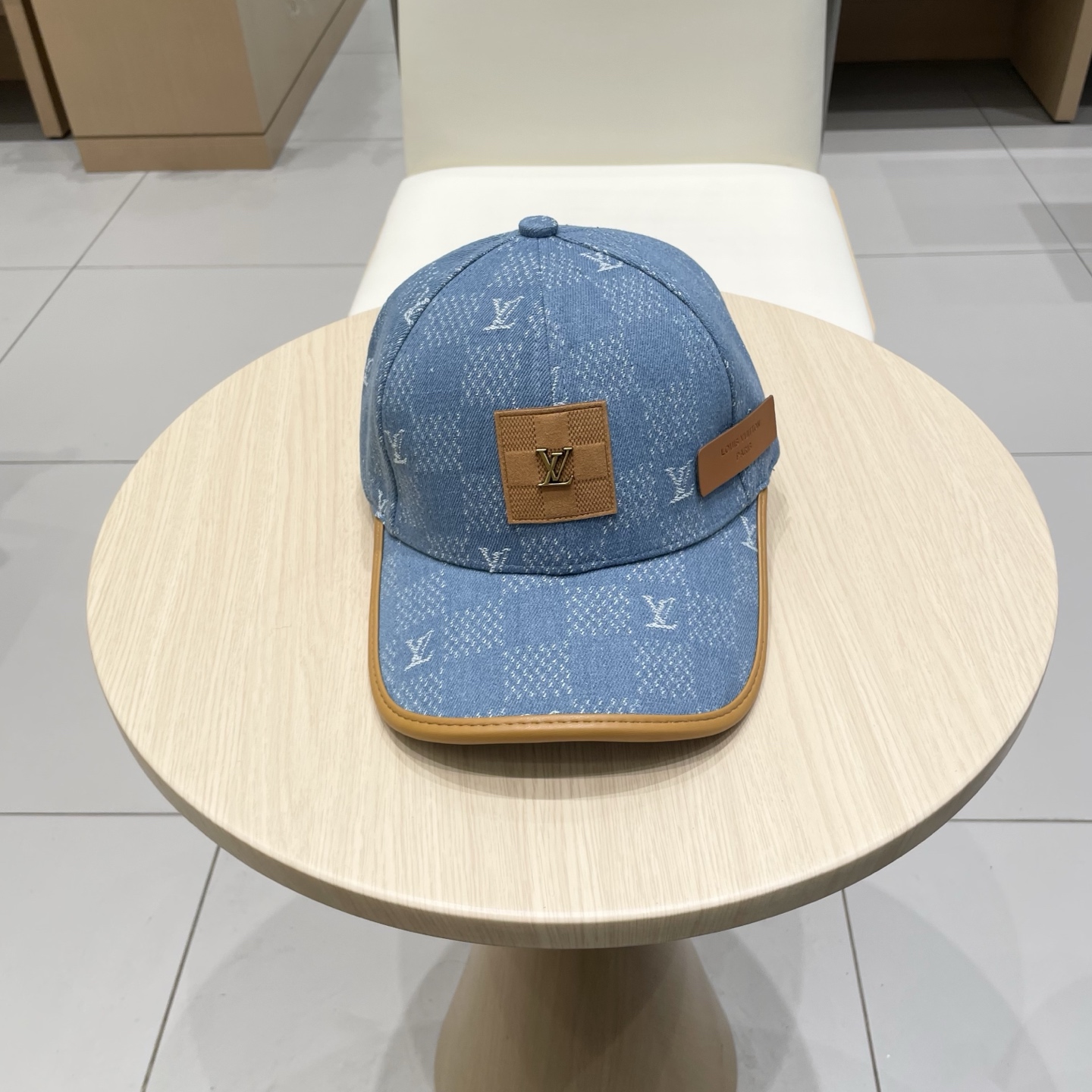  路易威登lv棒球帽 LouisVuitton😍新款重工打造♥️高端大气，百搭款🤗男女通用！