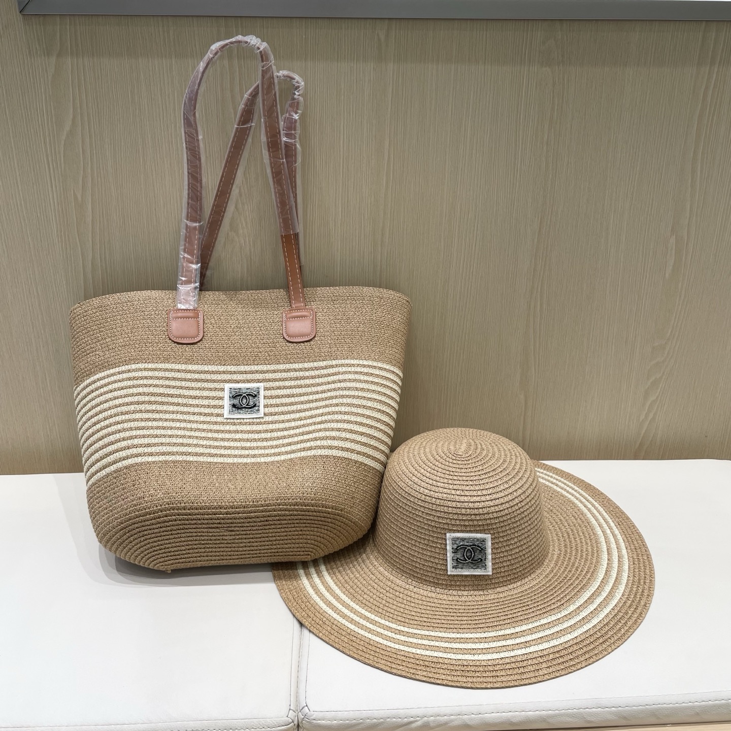 NO:227345,Chanel Chanel retro tote straw hat bag aba suit for women summer 2025 new fashion style straw woven bag versatile large capacity woven cabbage basket bag hat straw hat fisherman hat baseball hat, hat, chanel, chanel, espadrilles, espadrilles, hats19860909Chanel香奈儿复古托特草帽包包aba套装女夏2025新款潮森系草编包百搭大容量编织包菜篮子包帽子草帽渔夫帽棒球帽,帽子,chanel,chanel,espadrilles,espadrilles,hats,hat