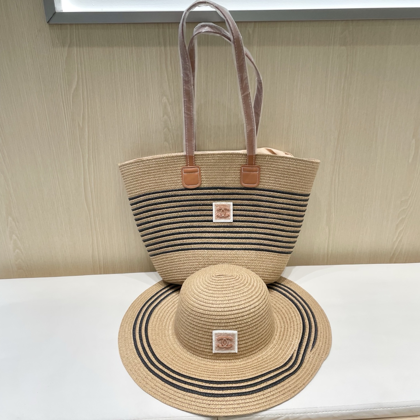 NO:227348,Chanel Chanel retro tote straw hat bag set for women summer 2025 new fashion style straw woven bag versatile large capacity woven cabbage basket bag hat straw hat fisherman hat baseball hat, hat, chanel, chanel, espadrilles, espadrilles, hats19860909Chanel香奈儿复古托特草帽包包套装女夏2025新款潮森系草编包百搭大容量编织包菜篮子包帽子草帽渔夫帽棒球帽,帽子,chanel,chanel,espadrilles,espadrilles,hats,hat