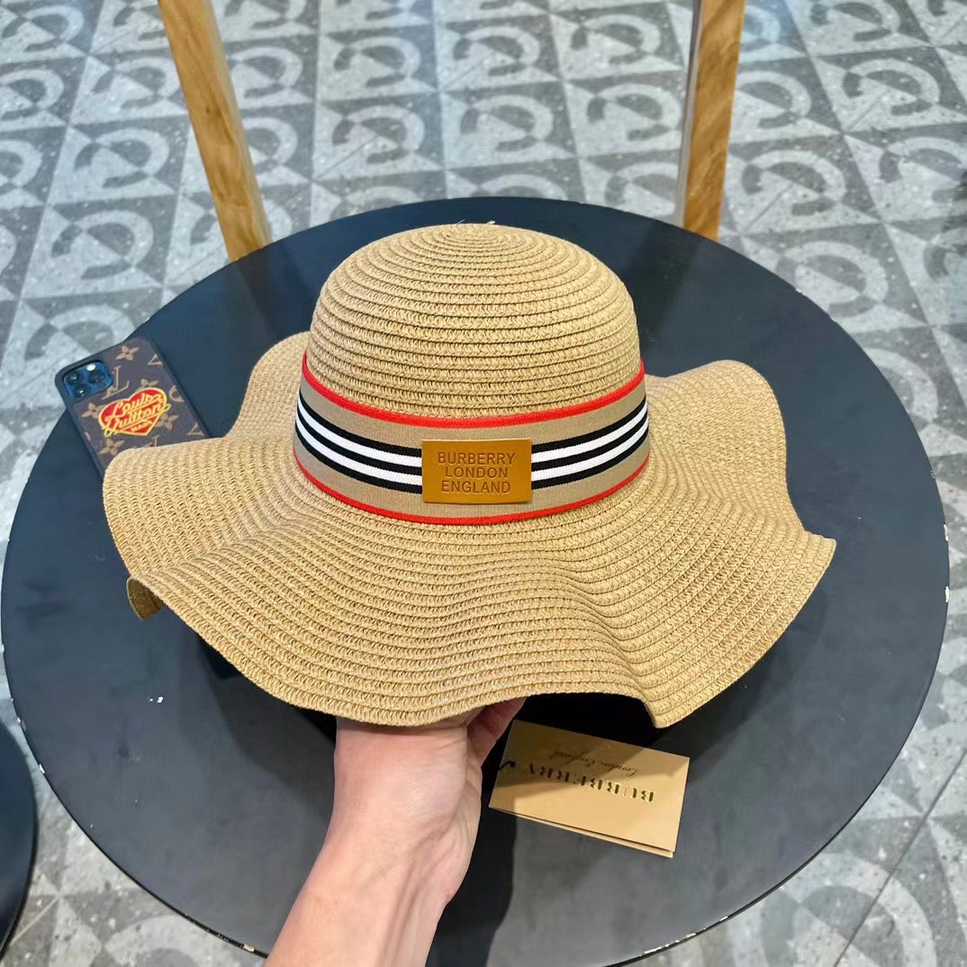   burberry巴宝莉】2024新款小香度假风大沿盆帽草帽，旅行必备，超好搭配，赶紧入手！