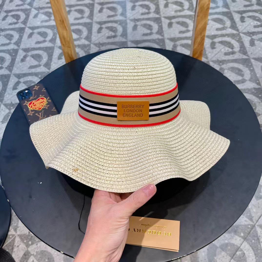   burberry巴宝莉】2024新款小香度假风大沿盆帽草帽，旅行必备，超好搭配，赶紧入手！