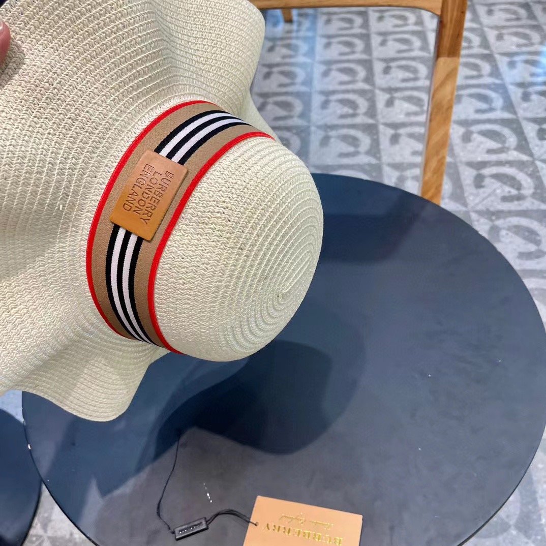   burberry巴宝莉】2024新款小香度假风大沿盆帽草帽，旅行必备，超好搭配，赶紧入手！