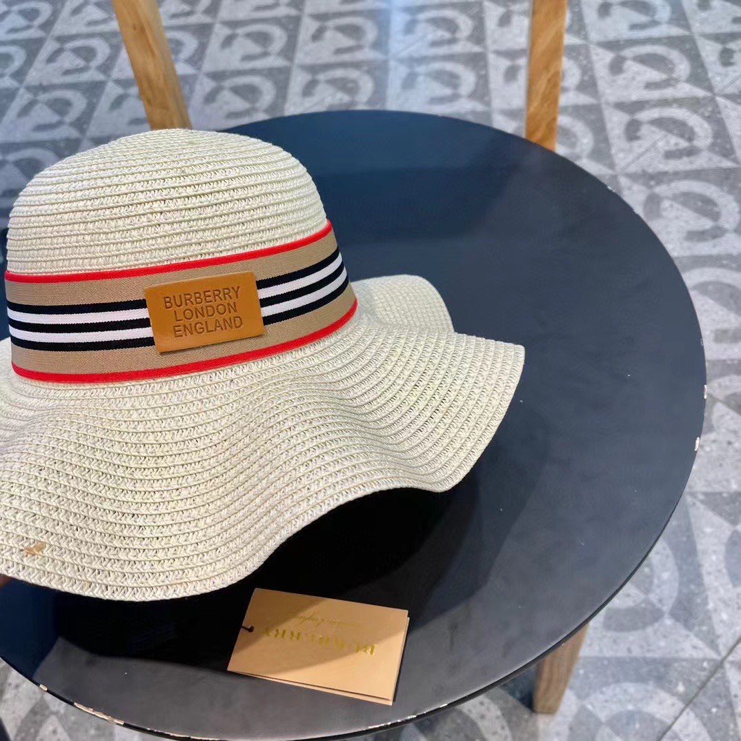   burberry巴宝莉】2024新款小香度假风大沿盆帽草帽，旅行必备，超好搭配，赶紧入手！