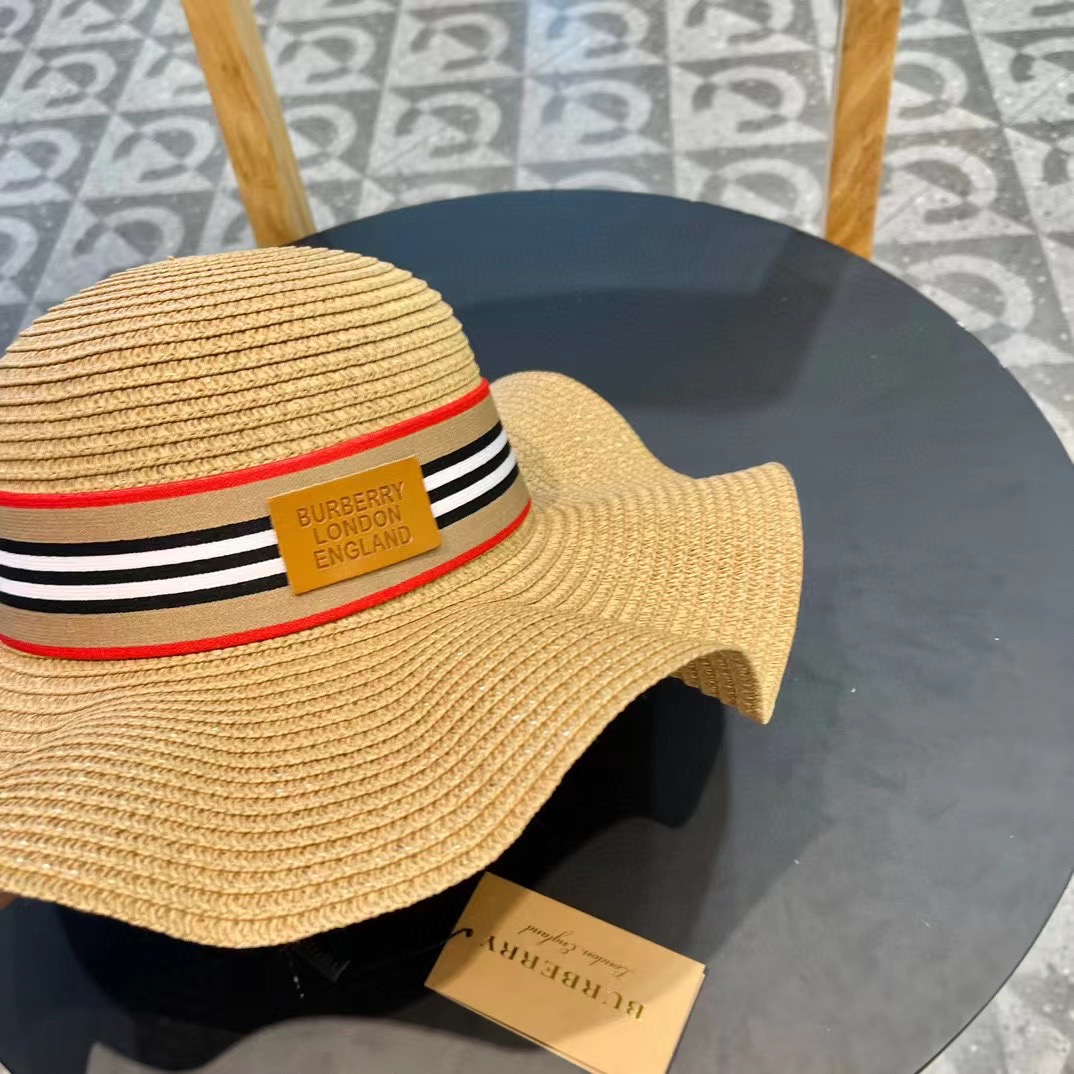   burberry巴宝莉】2024新款小香度假风大沿盆帽草帽，旅行必备，超好搭配，赶紧入手！