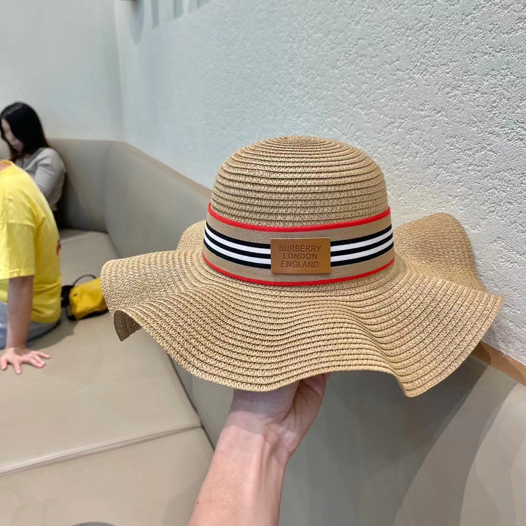   burberry巴宝莉】2024新款小香度假风大沿盆帽草帽，旅行必备，超好搭配，赶紧入手！