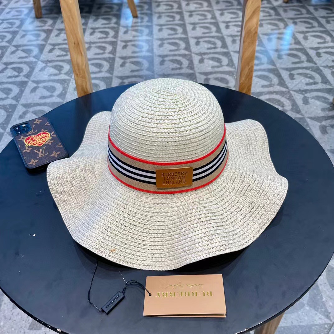   burberry巴宝莉】2024新款小香度假风大沿盆帽草帽，旅行必备，超好搭配，赶紧入手！