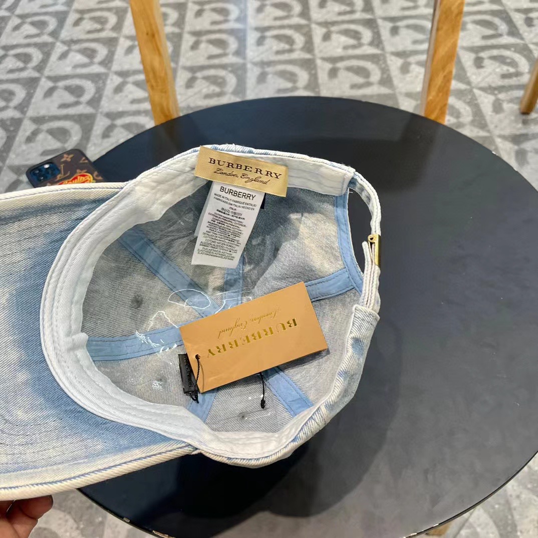   🧢Burberry（巴宝莉）2024新款原单牛仔棒球帽  专柜热卖款纯棉内里，完美版型，原厂品质，独