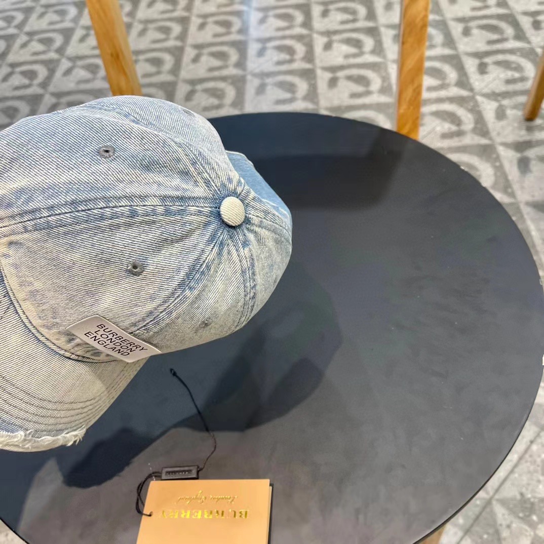   🧢Burberry（巴宝莉）2024新款原单牛仔棒球帽  专柜热卖款纯棉内里，完美版型，原厂品质，独