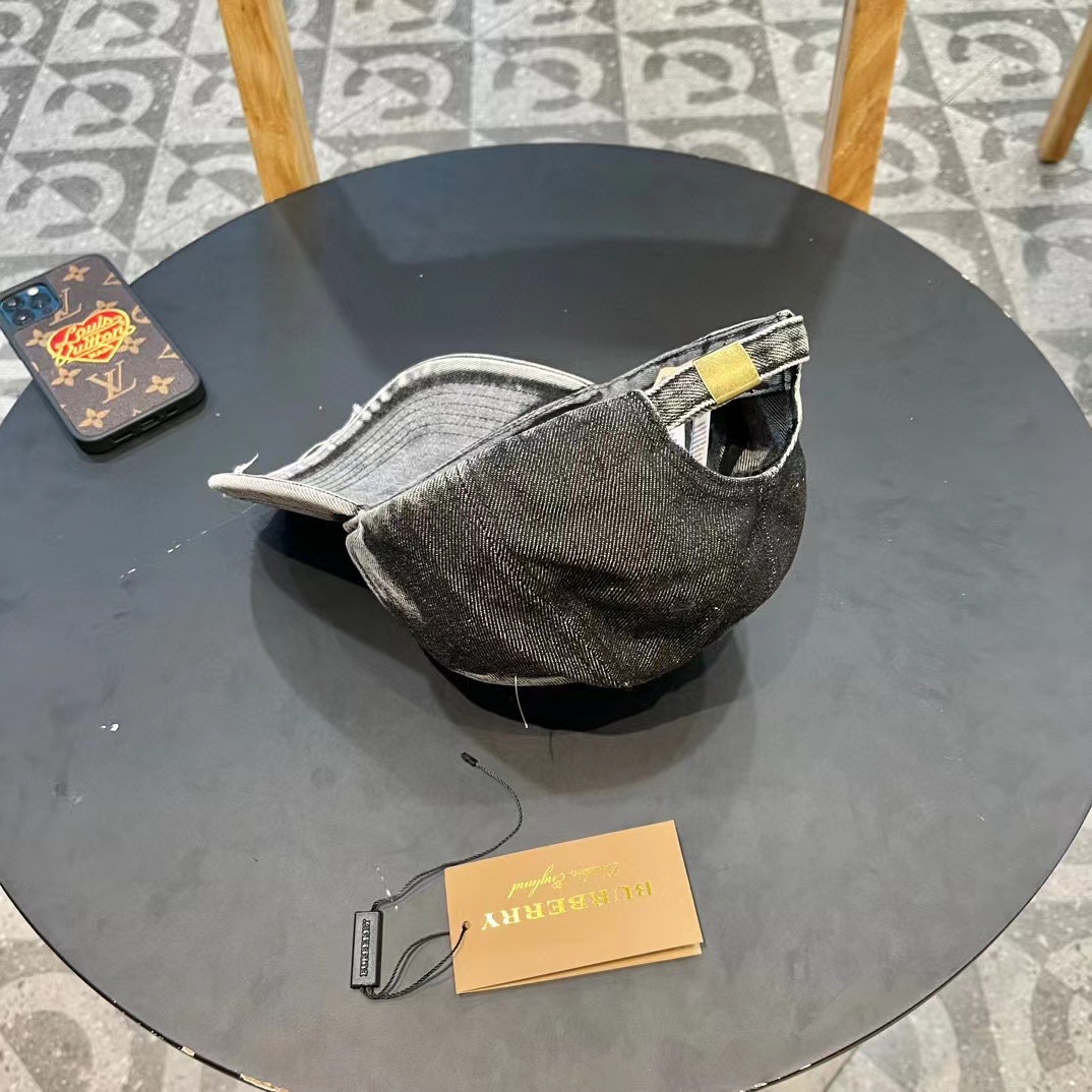   🧢Burberry（巴宝莉）2024新款原单牛仔棒球帽  专柜热卖款纯棉内里，完美版型，原厂品质，独