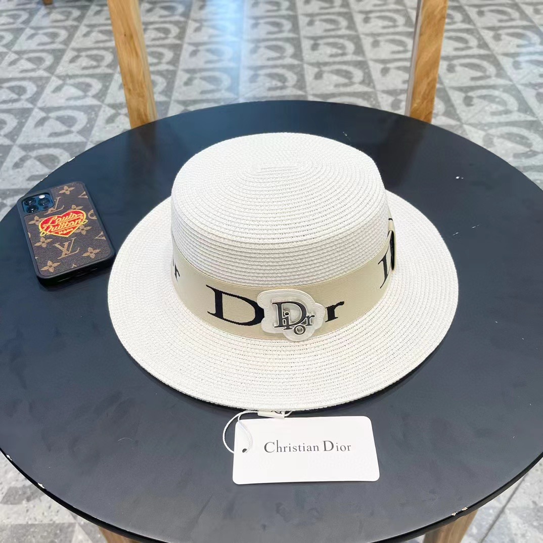  【DIOR迪奥】
2024新款大牌编织盆帽草帽  夏天海边首选～
新款材质编织而成～质感满分💯