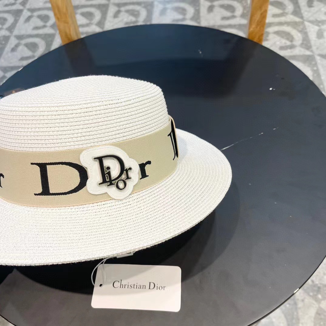  【DIOR迪奥】
2024新款大牌编织盆帽草帽  夏天海边首选～
新款材质编织而成～质感满分💯