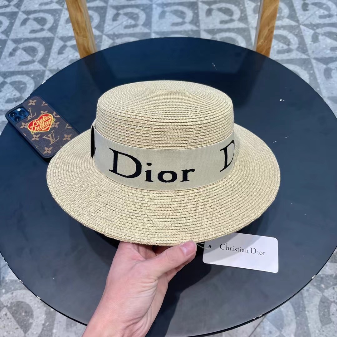  【DIOR迪奥】
2024新款大牌编织盆帽草帽  夏天海边首选～
新款材质编织而成～质感满分💯