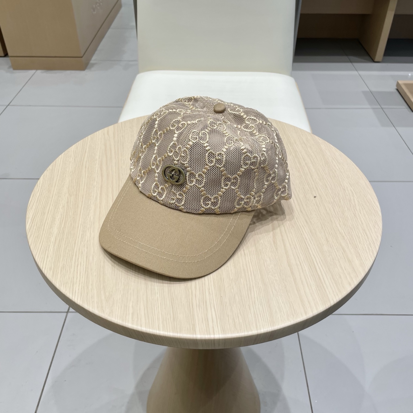  原单品质
GUCCI古奇渔夫帽👒官网新品Gucci棒球帽🧢火爆来袭 工艺非常精美 高档大气上档次！低调