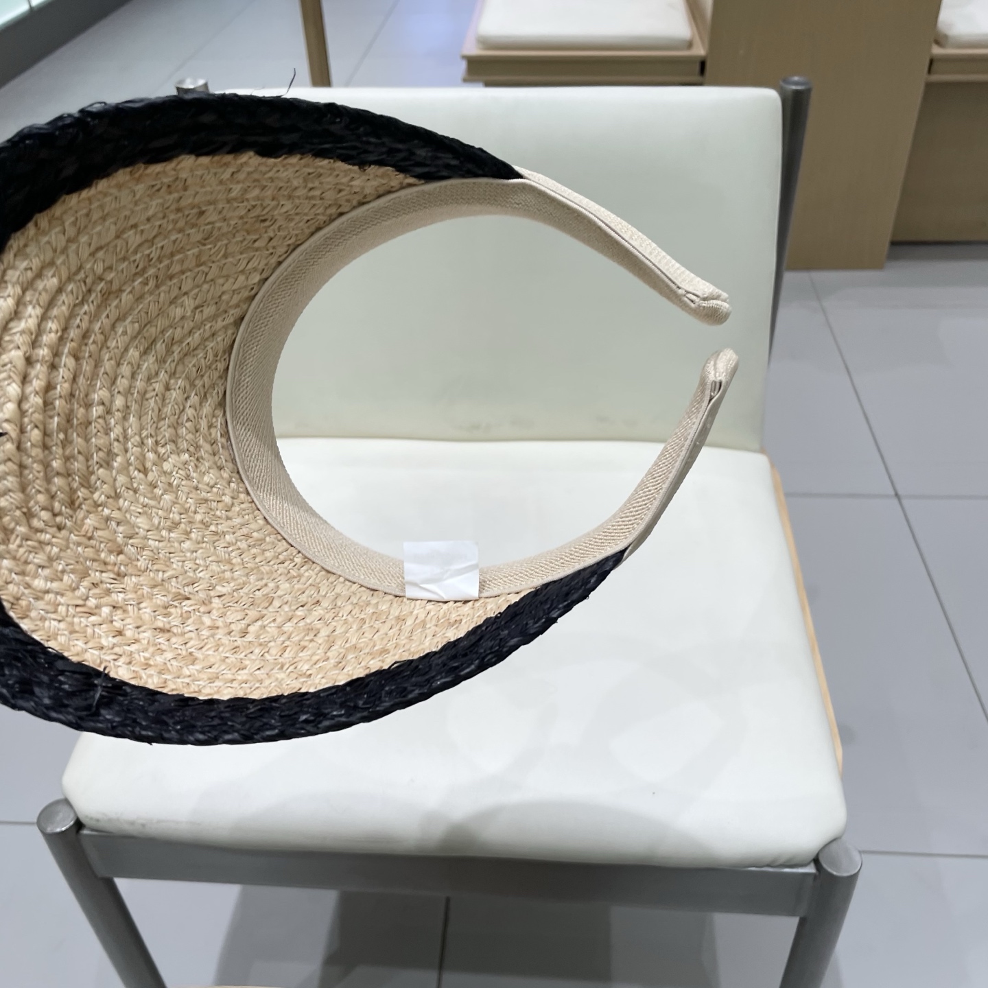    缪缪miumiu欧洲站夏季新款小众设计重工水钻镶嵌大檐草帽度假防晒空顶帽