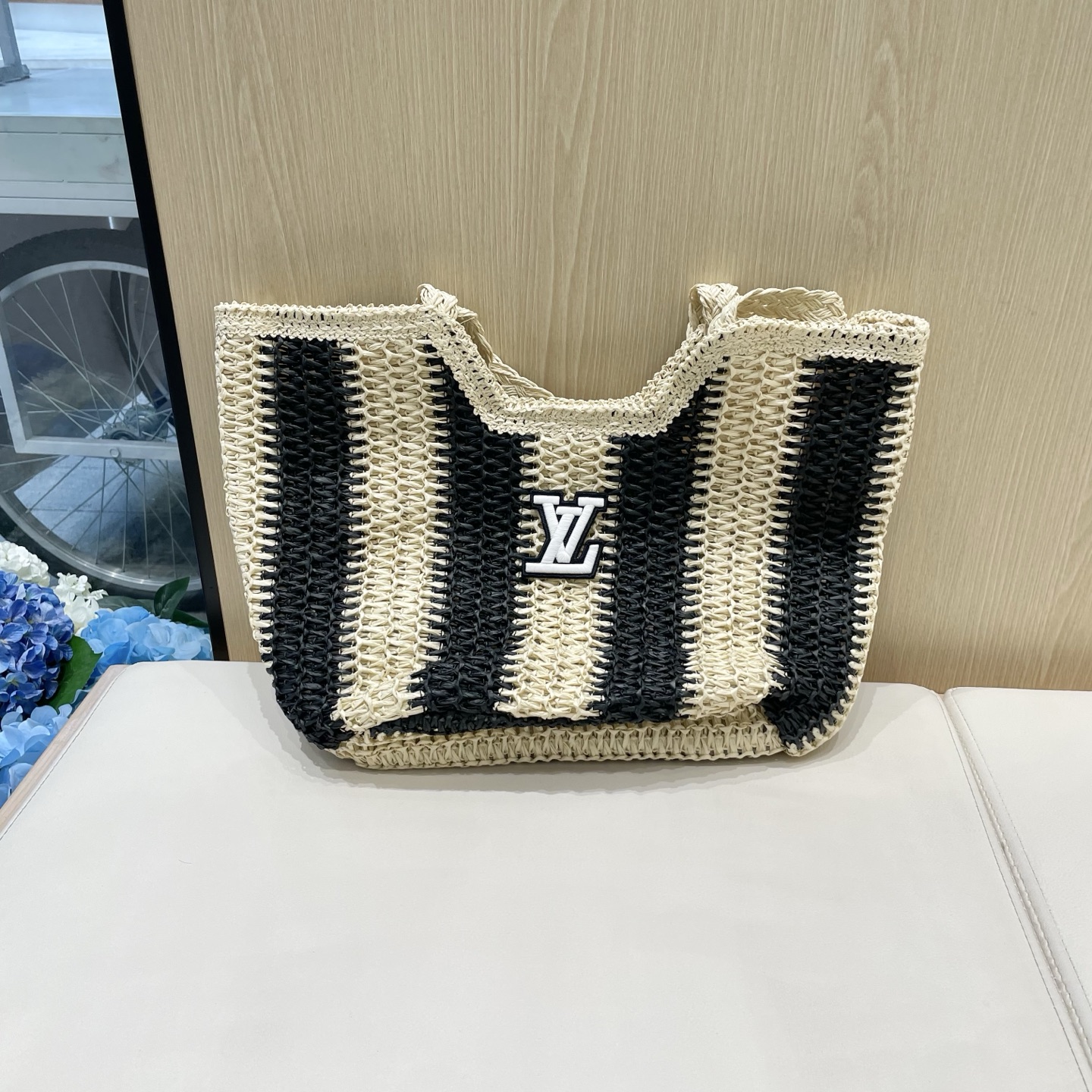 NO:223943,lv Louis Vuitton 2025 summer new striped handbag large capacity lightweight casual one-shoulder straw woven bag vacation vegetable basket hat straw hat fisherman hat baseball hat knit hat, hat, louis vuitton, louis vuitton, espadrilles, espadrilles, hats19860909lv路易威登2025夏季新款条纹手提手拎包大容量轻便休闲单肩草编包度假菜篮子帽子草帽渔夫帽棒球帽针织帽,帽子,louis vuitton,louis vuitton,espadrilles,espadrilles,hats,hat