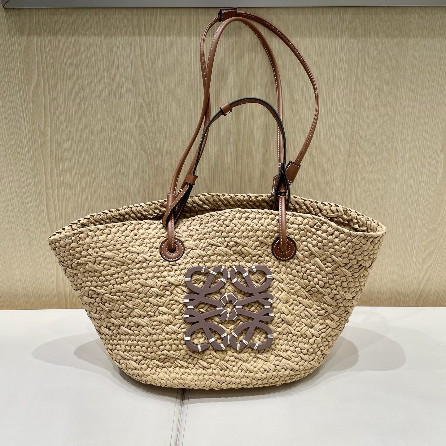NO:223932,Loewe handbag straw woven bag women shopping bag spring and summer French retro large capacity one-shoulder vegetable basket tote bag hat straw hat fisherman hat baseball hat knit hat, hat, loewe, espadrilles, espadrilles, totes, hats19860909罗意威手提包草编包包女购物袋包包春夏法式复古大容量单肩菜篮子托特包帽子草帽渔夫帽棒球帽针织帽,帽子,loewe,espadrilles,espadrilles,totes,hats,hat
