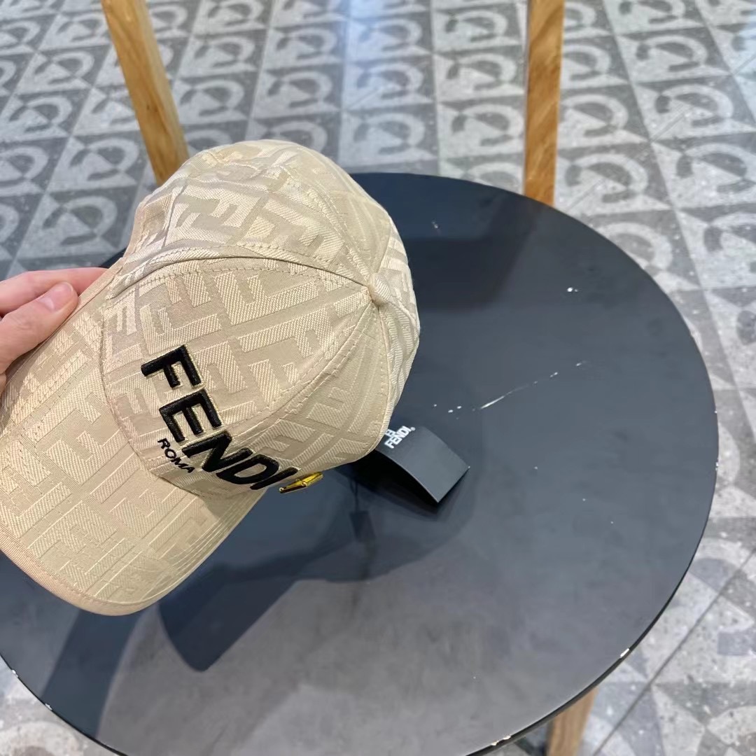  FENDI芬迪 老花系列棒球帽🧢 经典FF中古单品，气质穿搭单品，质量杠杠强