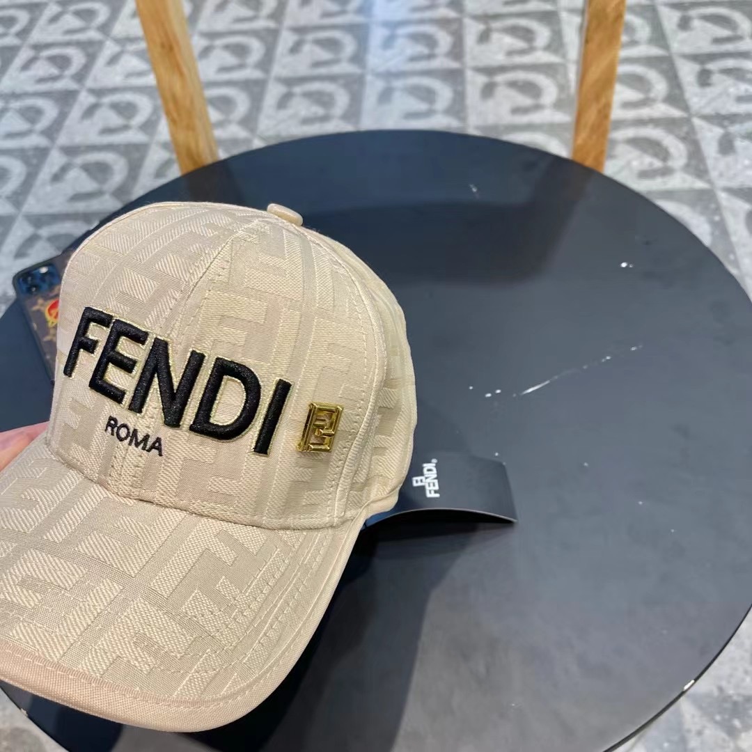  FENDI芬迪 老花系列棒球帽🧢 经典FF中古单品，气质穿搭单品，质量杠杠强