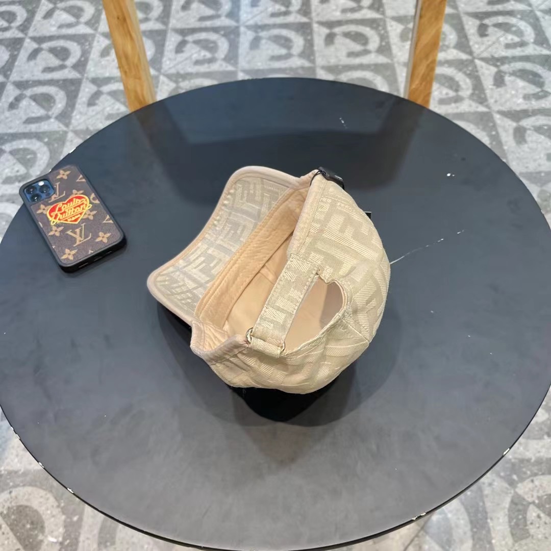  FENDI芬迪 老花系列棒球帽🧢 经典FF中古单品，气质穿搭单品，质量杠杠强