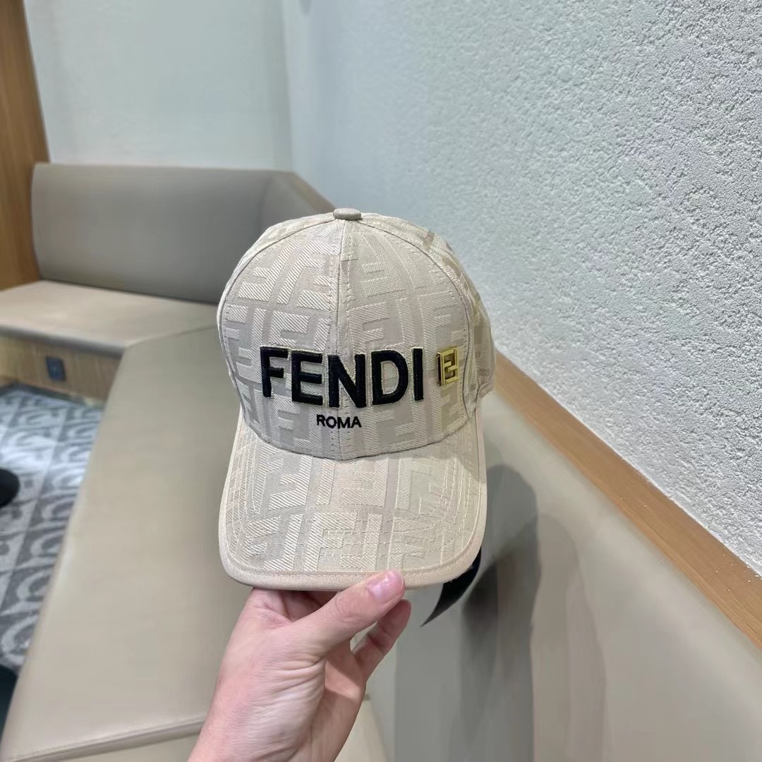  FENDI芬迪 老花系列棒球帽🧢 经典FF中古单品，气质穿搭单品，质量杠杠强