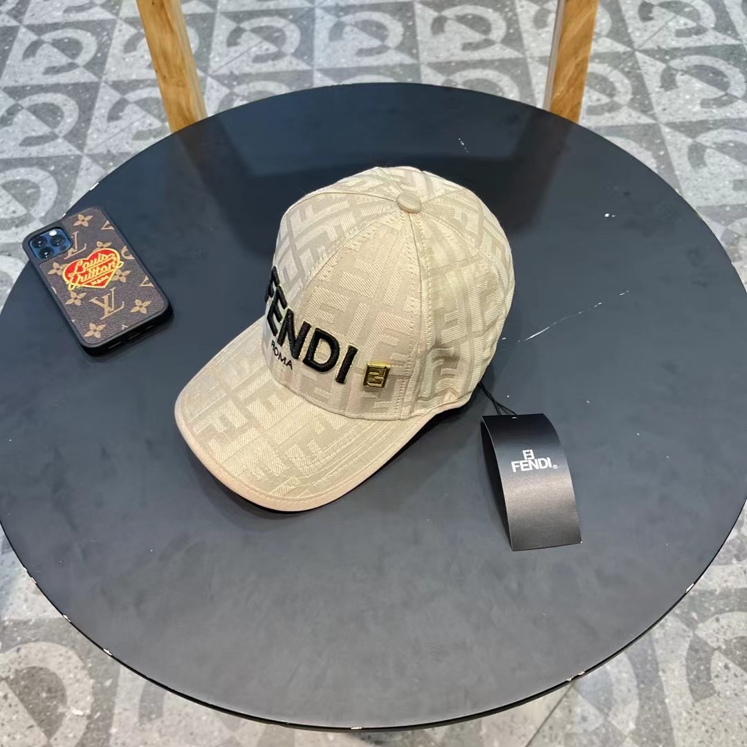  FENDI芬迪 老花系列棒球帽🧢 经典FF中古单品，气质穿搭单品，质量杠杠强