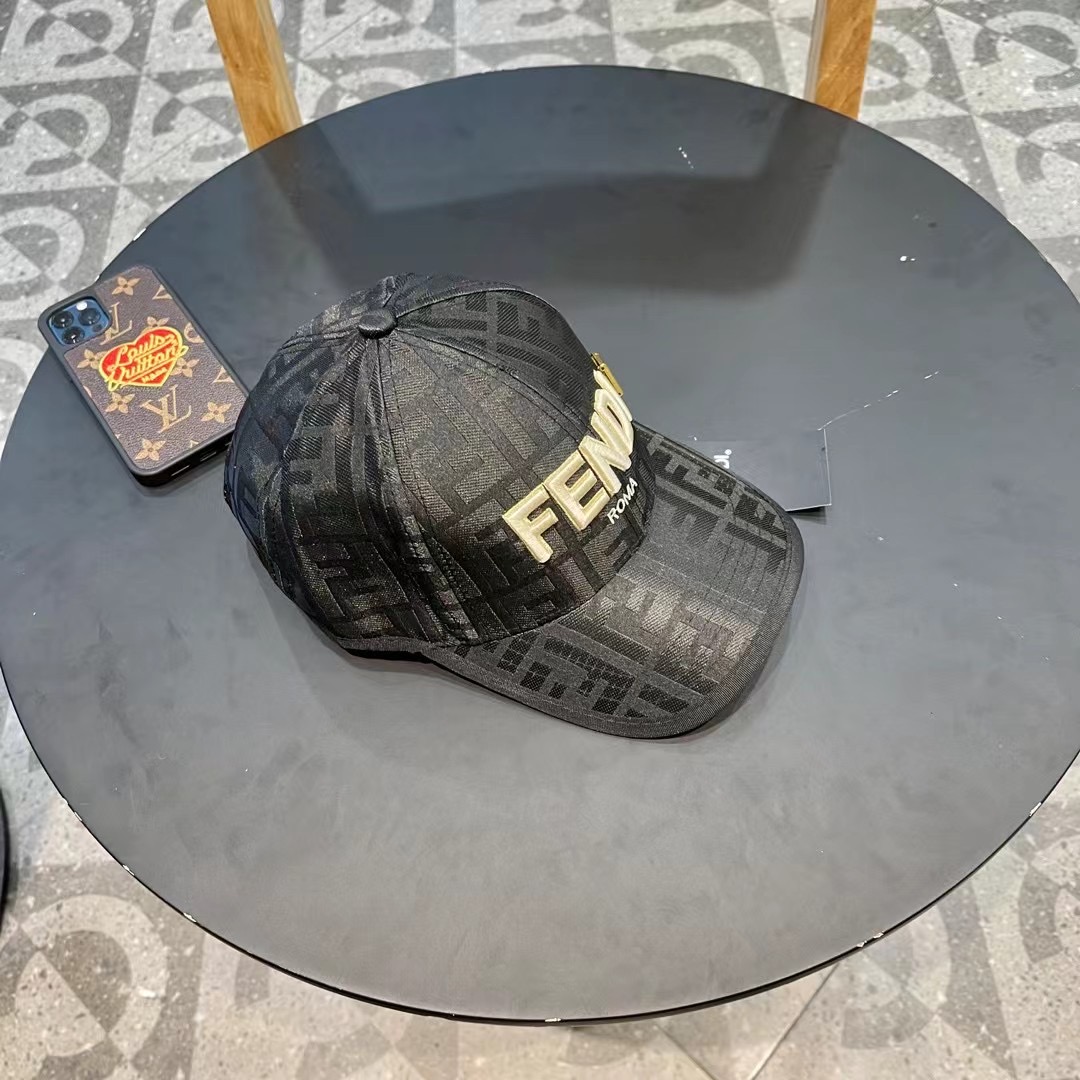  FENDI芬迪 老花系列棒球帽🧢 经典FF中古单品，气质穿搭单品，质量杠杠强