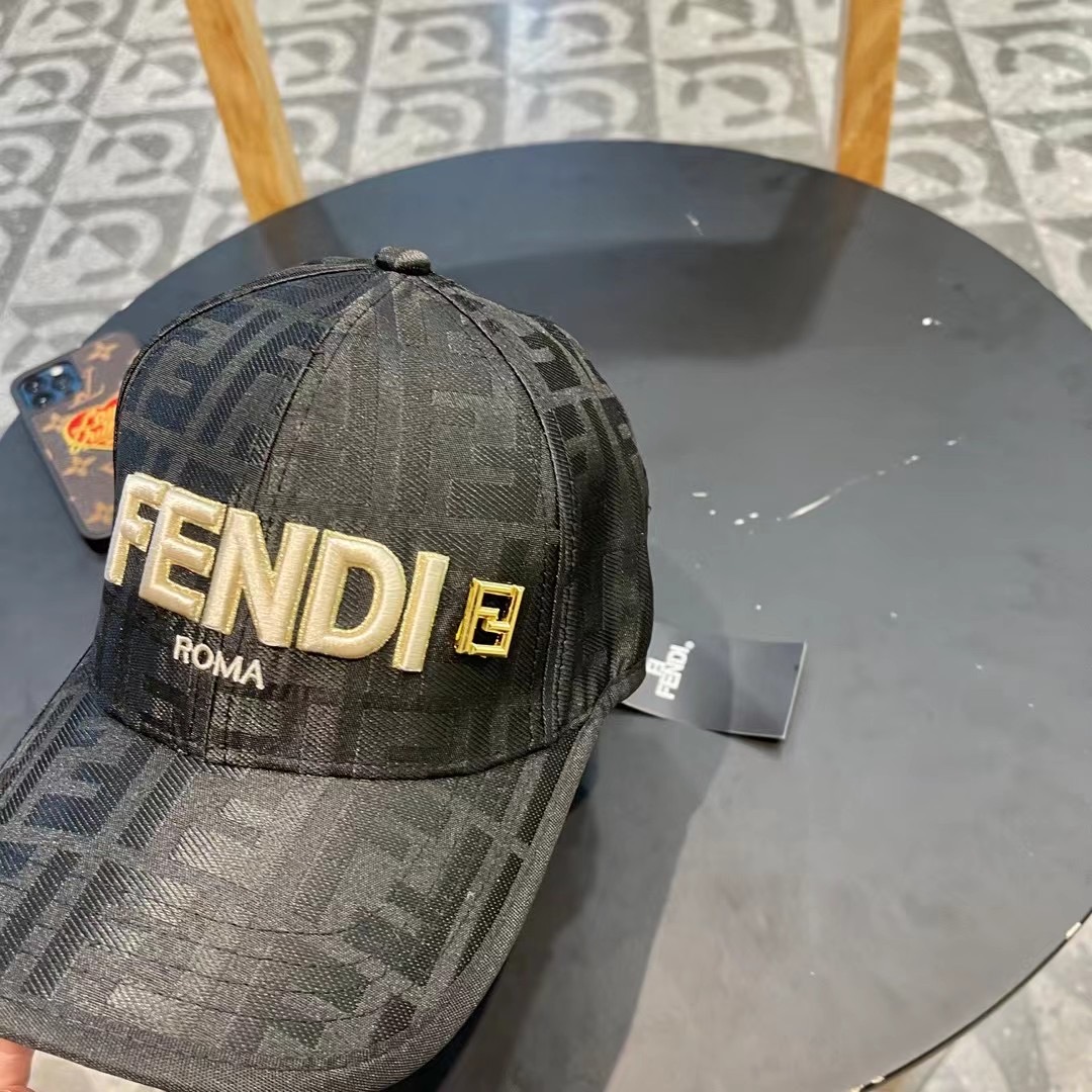  FENDI芬迪 老花系列棒球帽🧢 经典FF中古单品，气质穿搭单品，质量杠杠强