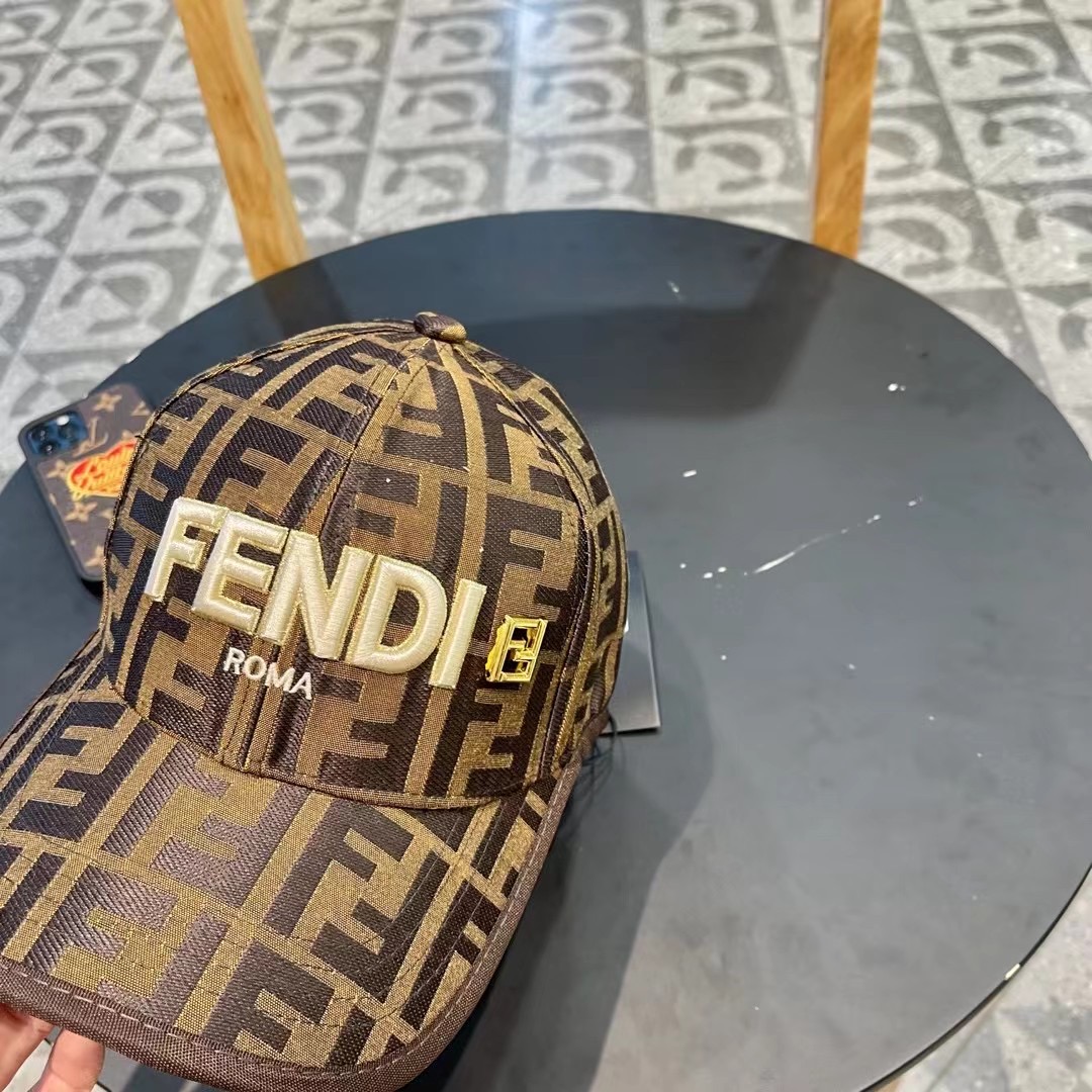  FENDI芬迪 老花系列棒球帽🧢 经典FF中古单品，气质穿搭单品，质量杠杠强