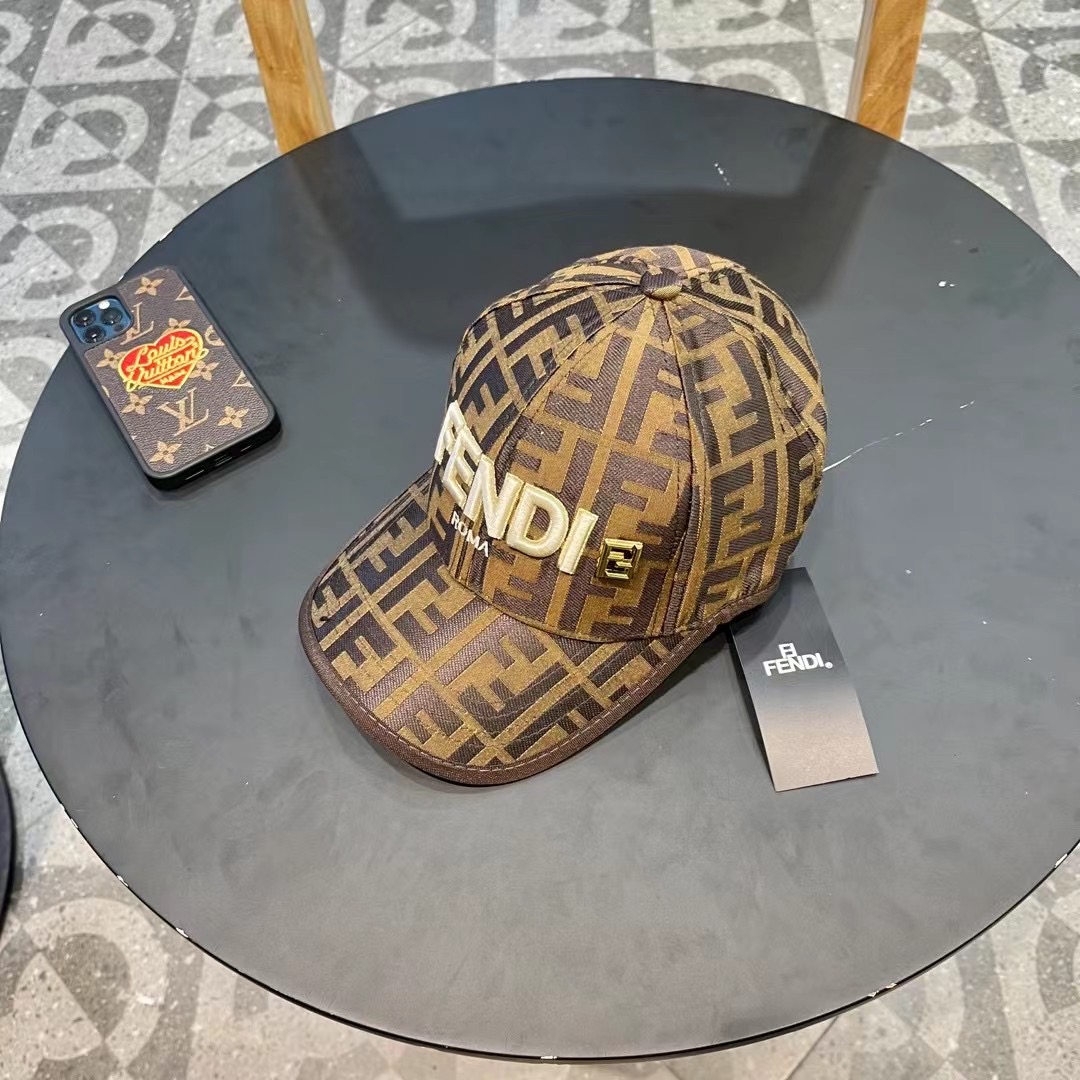  FENDI芬迪 老花系列棒球帽🧢 经典FF中古单品，气质穿搭单品，质量杠杠强